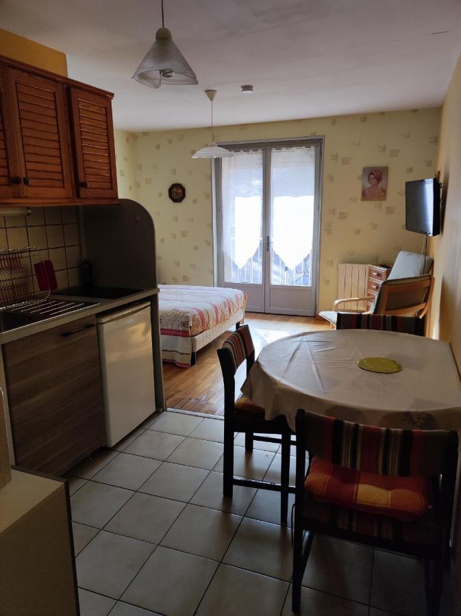 Residence L'Alexandra 2 Etoiles Бурбонн-ле-Бен Экстерьер фото